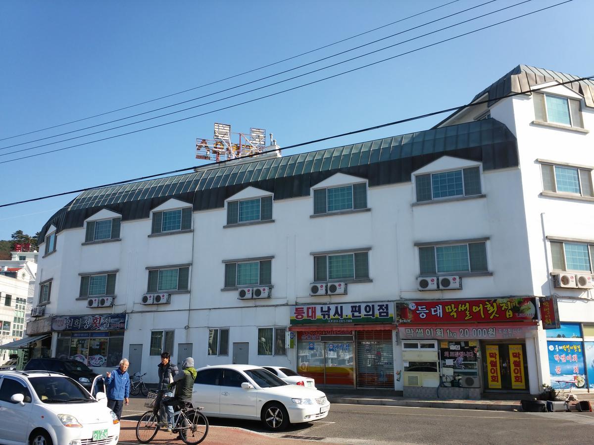 Geoje Jangseungpo Lighthouse Hotel Sodong エクステリア 写真